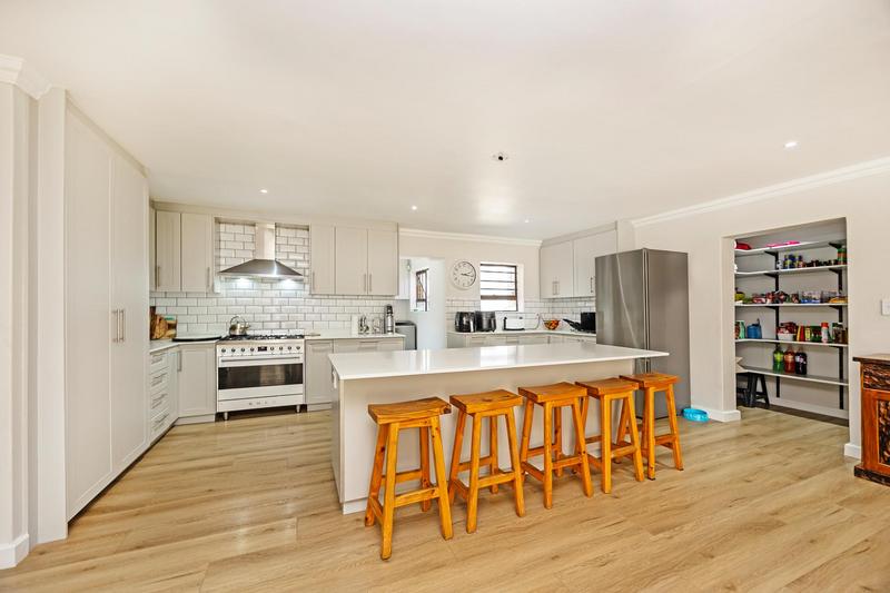 5 Bedroom Property for Sale in Bergsig Western Cape